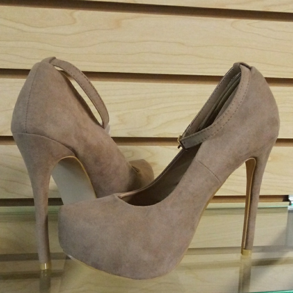 🆕 Pumps - Picture 3 of 5